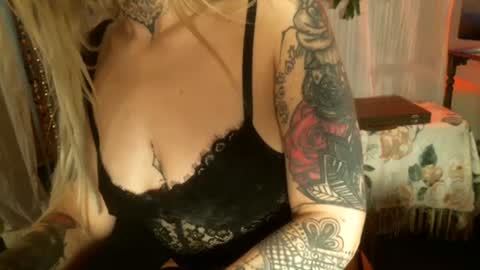 Leah online show from January 20, 6:42 am