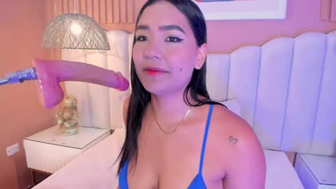 Noa online show from April 8, 3:09 am