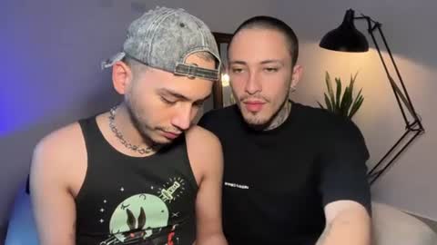 noah_and_steven online show from August 7, 2:04 pm