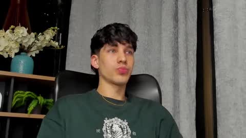 Snapshot of noah_brigth chatting on February 16, 2:09 am Noah Brigth online show from February 16, 2:09 am