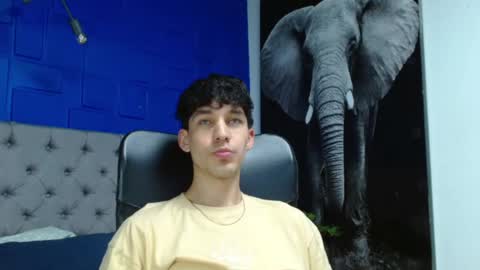 Snapshot of noah_brigth chatting on December 10, 1:54 am Noah Brigth online show from December 10, 1:54 am