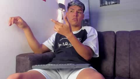 Snapshot of noah_carter66 chatting on October 16, 12:49 pm noah online show from October 16, 12:49 pm