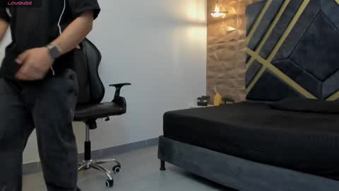 Noah online show from February 22, 5:59 pm