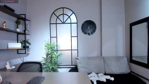 noah_dupont_ online show from December 5, 11:52 am