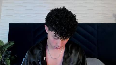 noah_dupont_ online show from January 5, 5:27 pm