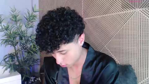 noah_dupont_ online show from January 6, 5:28 pm