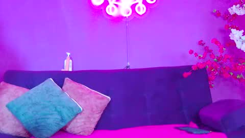 Noah online show from February 21, 9:29 pm