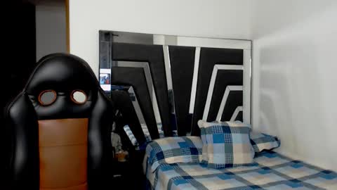 Noah Harris01 online show from November 15, 1:18 am