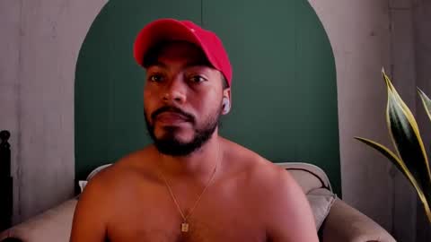 Snapshot of noah_jones__ chatting on February 21, 9:00 pm Noah online show from February 21, 9:00 pm