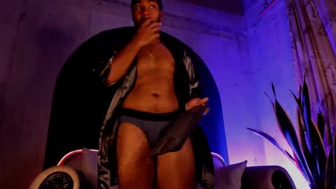 Snapshot of noah_jones__ chatting on February 20, 2:51 am Noah online show from February 20, 2:51 am