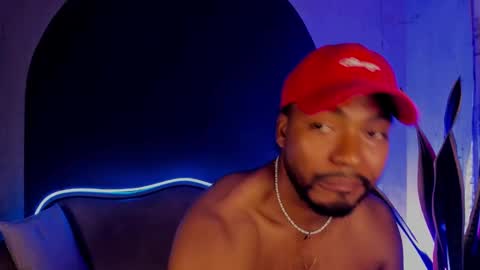 Snapshot of noah_jones__ chatting on March 1, 12:07 am Noah online show from March 1, 12:07 am