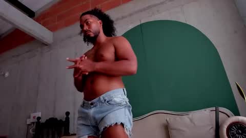 Snapshot of noah_jones__ chatting on September 16, 7:06 pm Noah online show from September 16, 7:06 pm