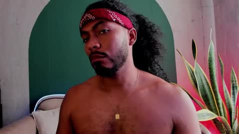 Snapshot of noah_jones__ chatting on February 3, 10:11 pm Noah online show from February 3, 10:11 pm