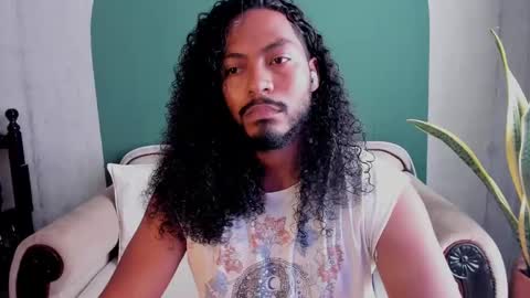 Snapshot of noah_jones__ chatting on February 22, 8:20 pm Noah online show from February 22, 8:20 pm