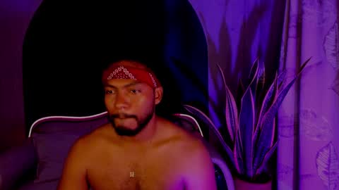 Snapshot of noah_jones__ chatting on March 11, 12:44 am Noah online show from March 11, 12:44 am