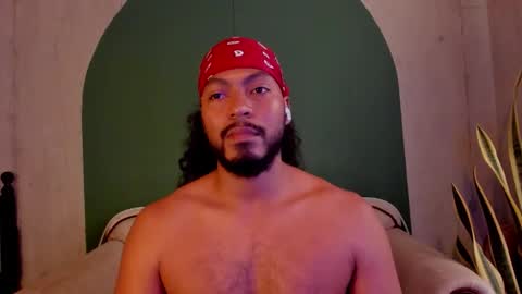 Snapshot of noah_jones__ chatting on October 24, 9:59 pm Noah online show from October 24, 9:59 pm