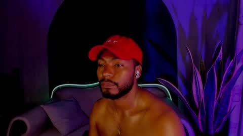 Snapshot of noah_jones__ chatting on March 12, 2:09 am Noah online show from March 12, 2:09 am