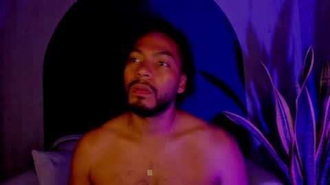 Snapshot of noah_jones__ chatting on March 8, 1:28 am Noah online show from March 8, 1:28 am