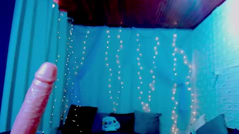 noah hehim    online show from March 28, 1:12 pm