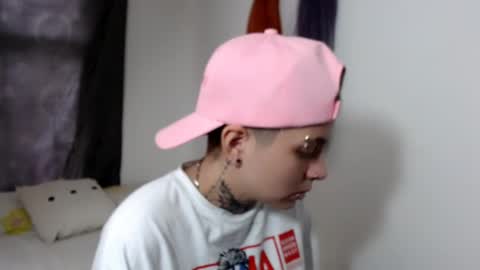 noah hehim    online show from February 11, 5:07 pm