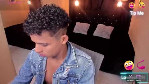 noah_smith04 online show from March 9, 9:25 pm