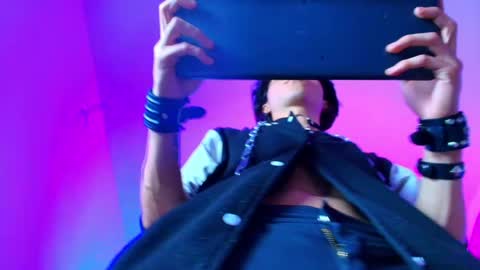 noah_starks online show from May 11, 8:17 pm