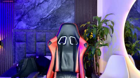 Noah online show from April 4, 1:29 pm