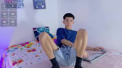 Snapshot of noah_tyler_ chatting on October 9, 12:16 am noah tyler online show from October 9, 12:16 am