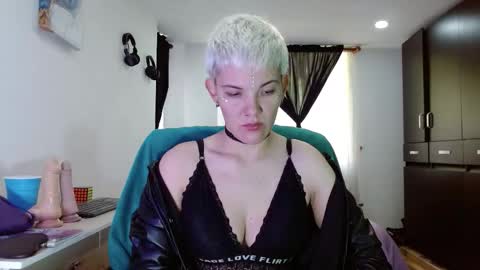 Noah online show from February 26, 5:27 pm