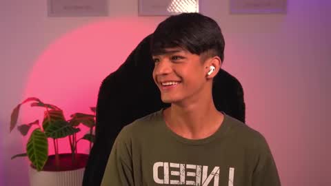 Noah     online show from February 21, 1:44 pm