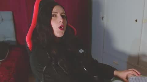 Noamartin online show from December 2, 11:58 pm