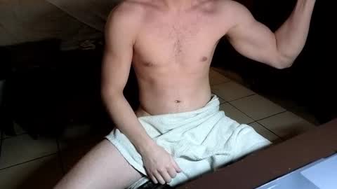 nobudget06 online show from March 3, 12:39 pm