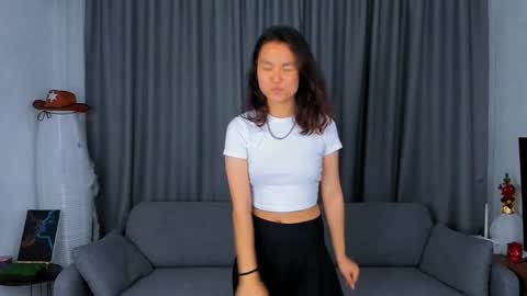 Mina online show from December 3, 7:03 pm