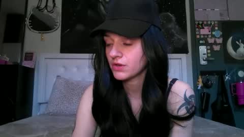 Noelle online show from April 7, 5:26 pm