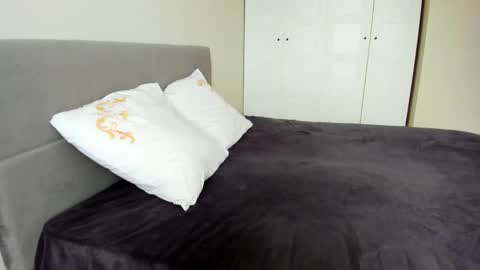 Noelle Natty online show from October 1, 4:44 am