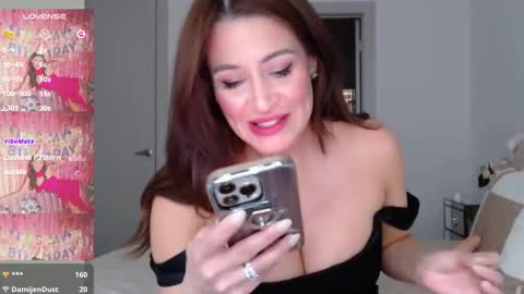 Snapshot of noelles chatting on December 25, 3:49 pm Noelles online show from December 25, 3:49 pm