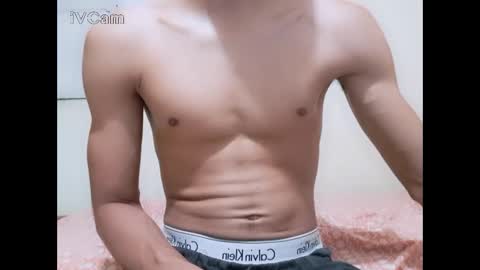 Snapshot of nofacebaby_ chatting on September 14, 4:48 am nofacebaby_ online show from September 14, 4:48 am