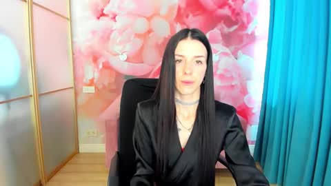 NoirDiva online show from April 15, 6:28 am