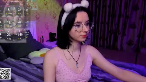 Nora Failure online show from March 15, 12:15 am