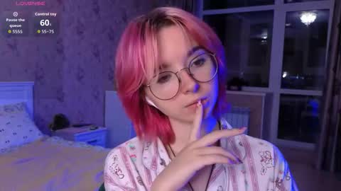 Nora Failure online show from October 8, 1:17 pm