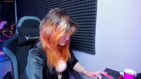 Nora online show from October 3, 10:01 am