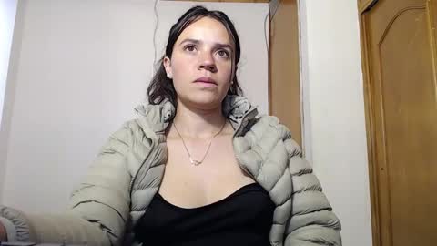 noreen_ online show from January 8, 9:31 pm