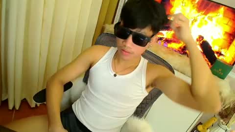 Hi im ariel online show from July 3, 7:07 pm