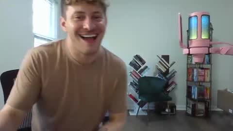 northofsouth_xxx online show from May 8, 11:49 am