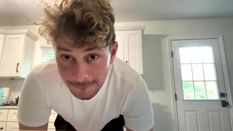 northofsouth_xxx online show from May 5, 11:38 am