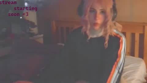 Snapshot of notyourfemboi chatting on October 10, 1:00 am Lucy online show from October 10, 1:00 am