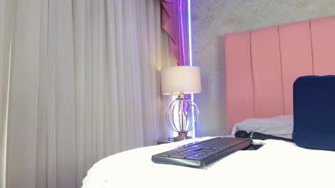 Snapshot of nova_ross chatting on September 20, 9:07 pm nova_ross online show from September 20, 9:07 pm