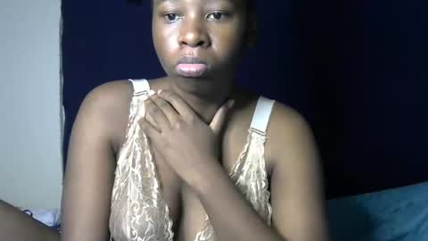 novaah online show from May 13, 3:05 am
