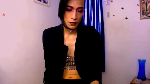 Snapshot of novanyx11 chatting on February 17, 7:23 pm Nova... online show from February 17, 7:23 pm