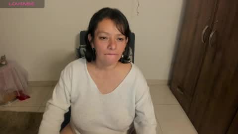 nuit_rose online show from April 3, 2:40 am